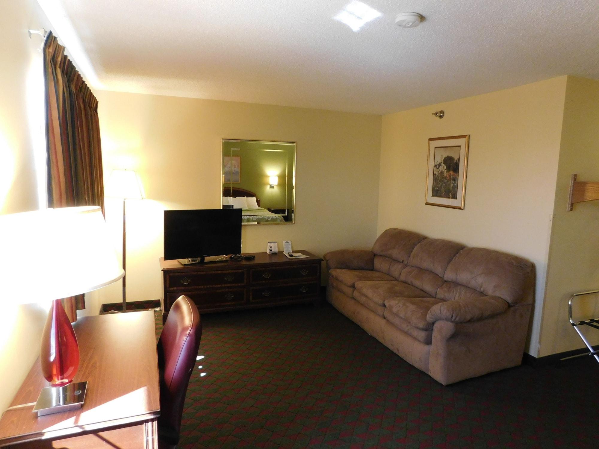 Days Inn By Wyndham Lexington Ne Bagian luar foto