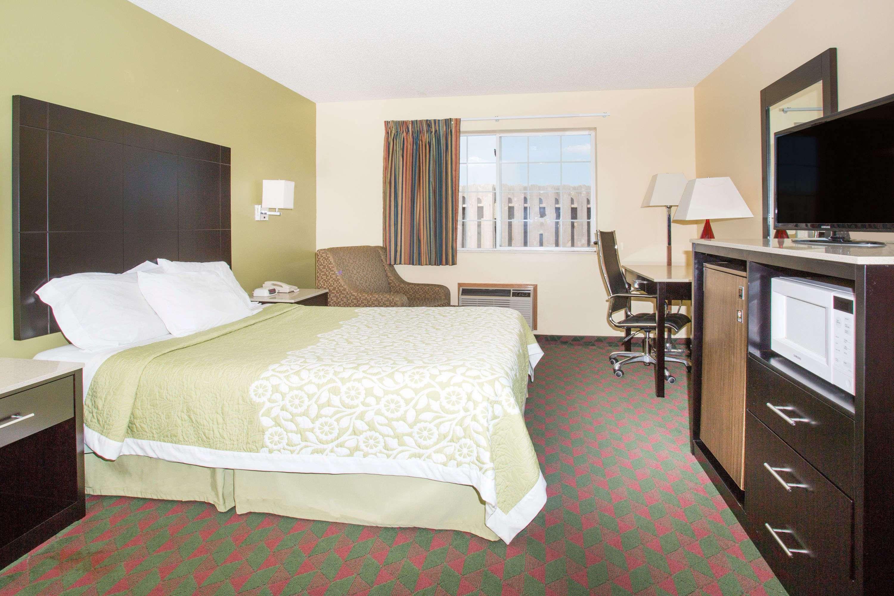 Days Inn By Wyndham Lexington Ne Bagian luar foto