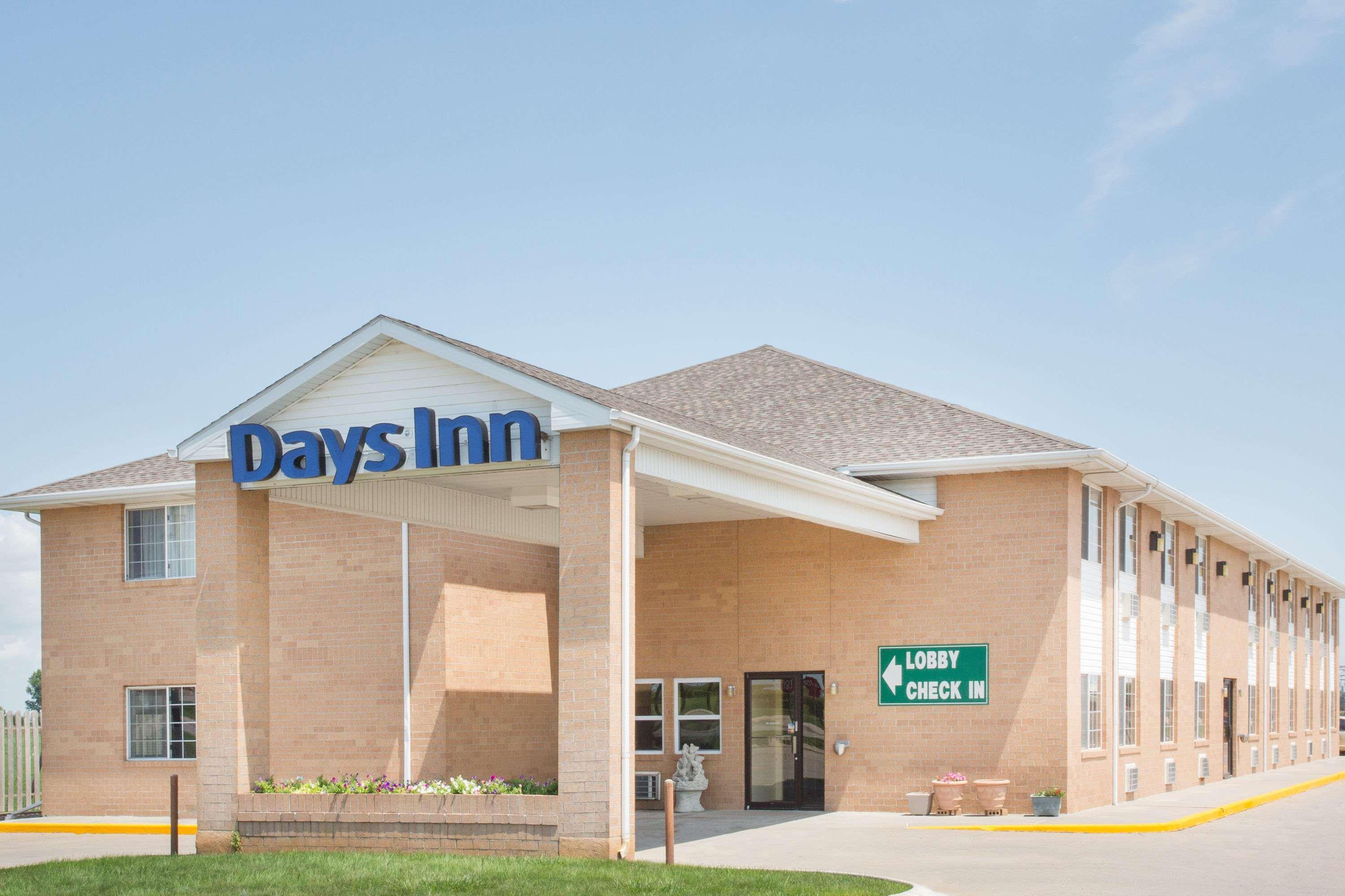 Days Inn By Wyndham Lexington Ne Bagian luar foto