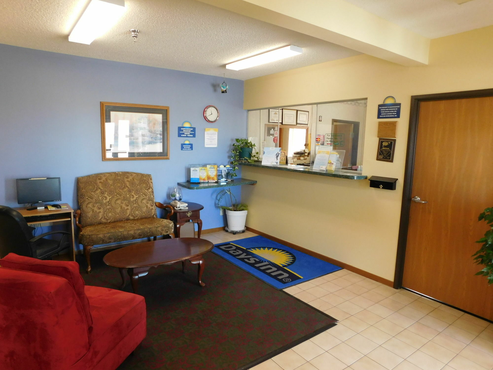 Days Inn By Wyndham Lexington Ne Bagian luar foto