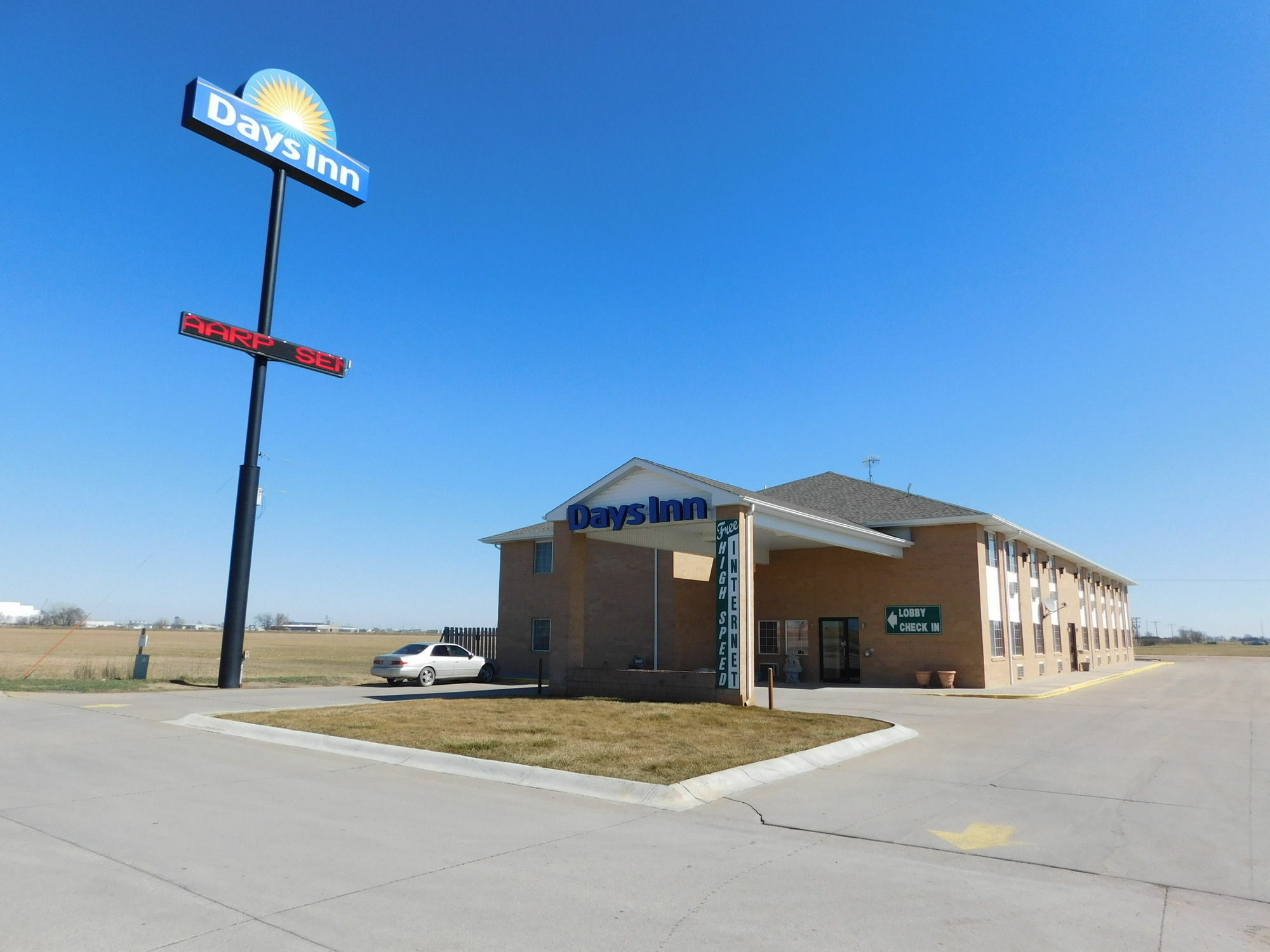 Days Inn By Wyndham Lexington Ne Bagian luar foto