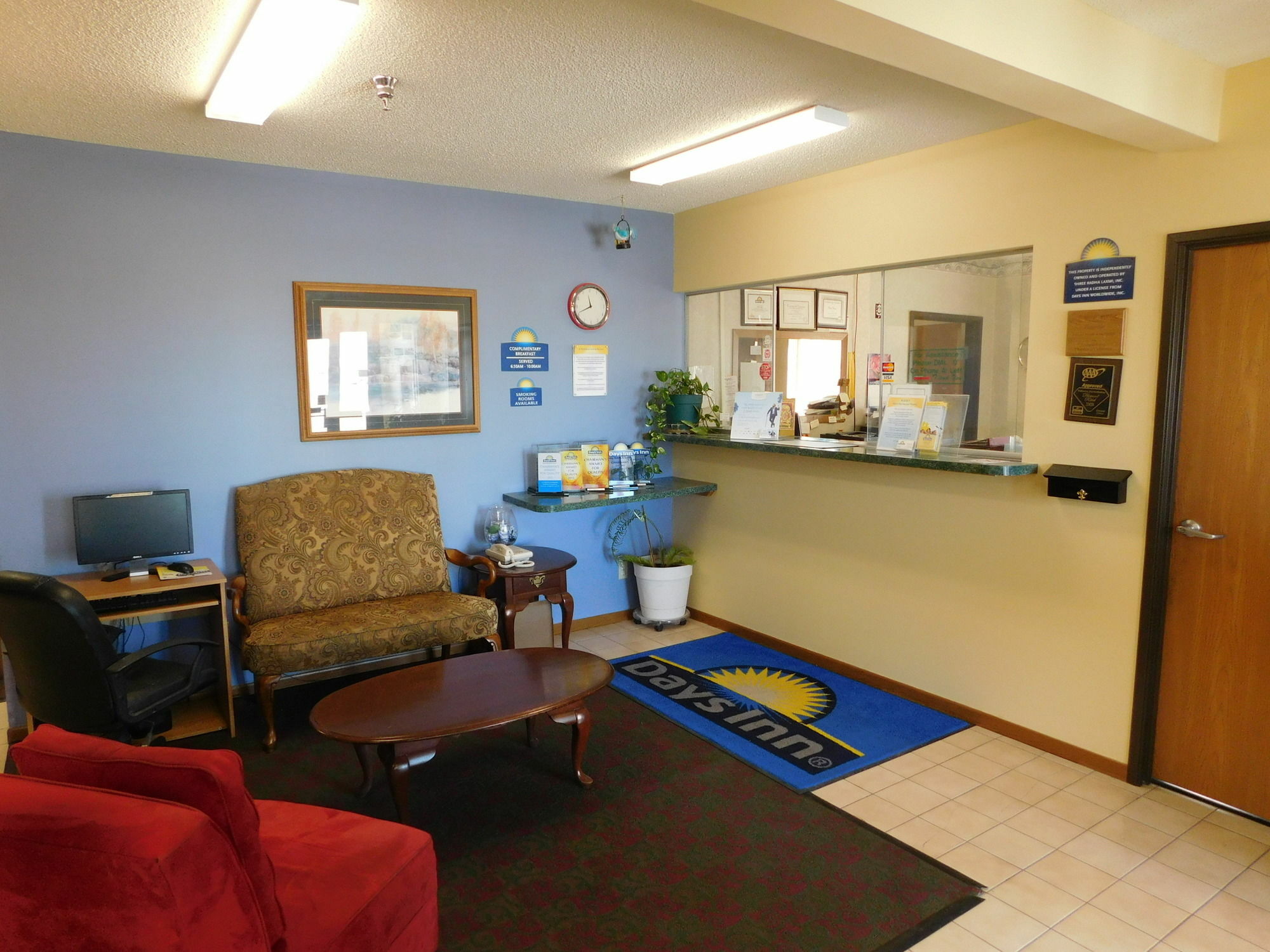 Days Inn By Wyndham Lexington Ne Bagian luar foto